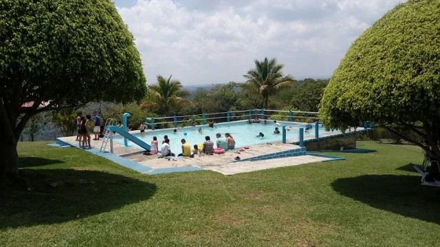 Balneario Don Goyo en Tuzamapan: un día de alberca dentro de Coatepec